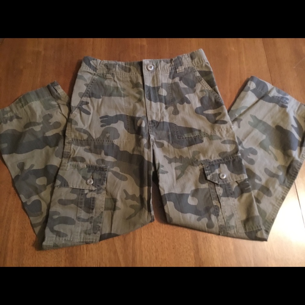 PREMIER INTERNATIONAL Girls Camo Cargos Sz 10